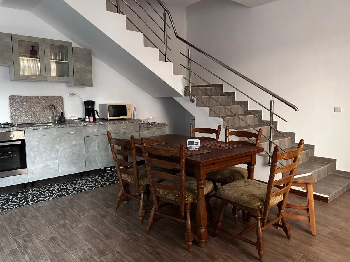 Casa Camelia Villa Nehoiu Eksteriør bilde